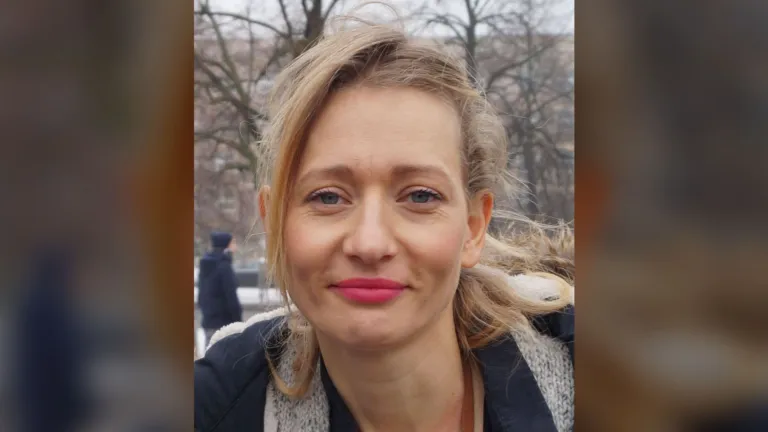 Magdalena Popławska, polska aktorka, na zewnątrz w 2017 roku